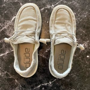 Womens Hey Dudes Size 8